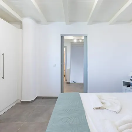 Paros Casa Costa Oro